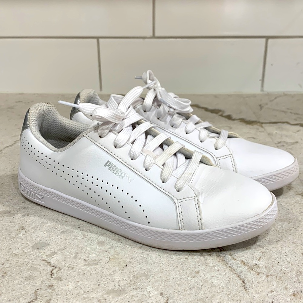 Women’s 6.5 Puma white casual shoes